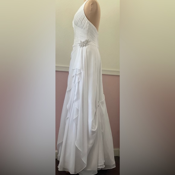 Wedding Gown size 10 - Picture 5 of 16